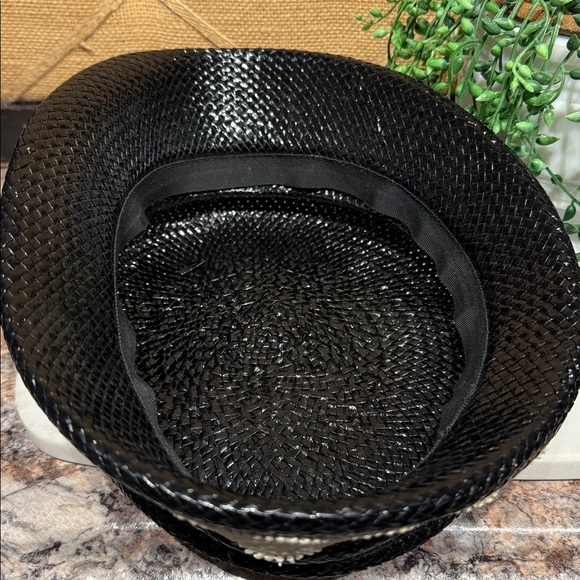 Vintage Black and Cream Hat - Picture 7 of 8